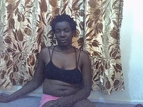 Snapshot of Queen-Alicia chatting on May 20, 9:48 am Queen-Alicia online show from May 20, 9:48 am