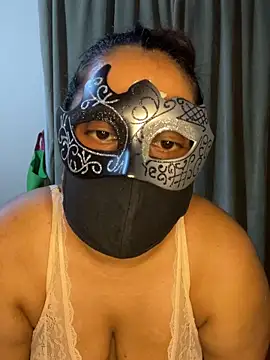 LioraWance online show from May 29, 3:32 pm