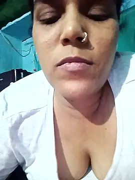 Snapshot of ritu4 chatting on May 27, 7:22 pm ritu4 online show from May 27, 7:22 pm