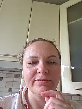 Snapshot of Meri_a chatting on May 21, 8:21 am Meri a online show from May 21, 8:21 am