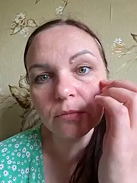 Snapshot of Meri_a chatting on May 25, 11:49 am Meri a online show from May 25, 11:49 am