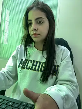 Snapshot of Hanna_Cruz_ chatting on May 22, 4:12 pm Hanna Cruz online show from May 22, 4:12 pm