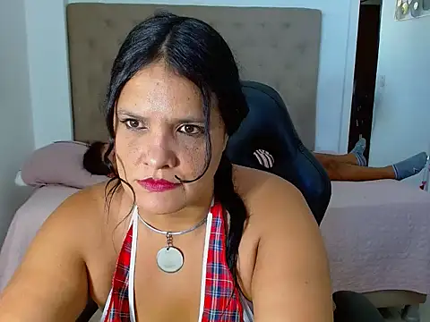 Snapshot of hardcopuplexxox chatting on May 27, 8:06 pm hardcopuplexxox online show from May 27, 8:06 pm