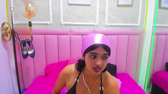 Snapshot of velvet_girll chatting on July 8, 1:04 pm velvet girll online show from July 8, 1:04 pm