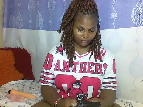 Snapshot of juicy_naughty chatting on July 17, 10:14 pm juicy naughty online show from July 17, 10:14 pm