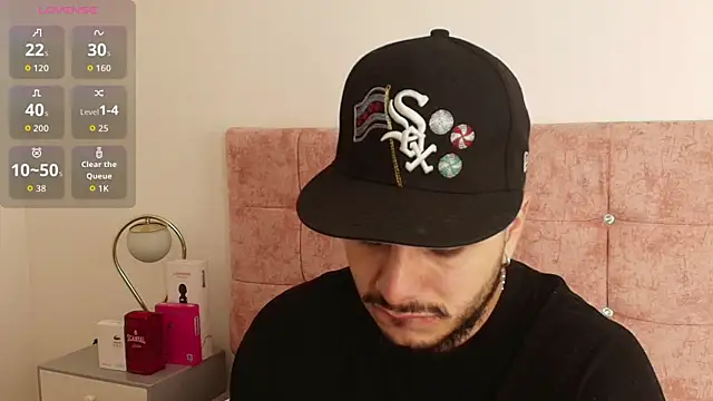 Snapshot of Amadeo_Wild_ chatting on July 4, 8:04 pm Amadeo Wild online show from July 4, 8:04 pm