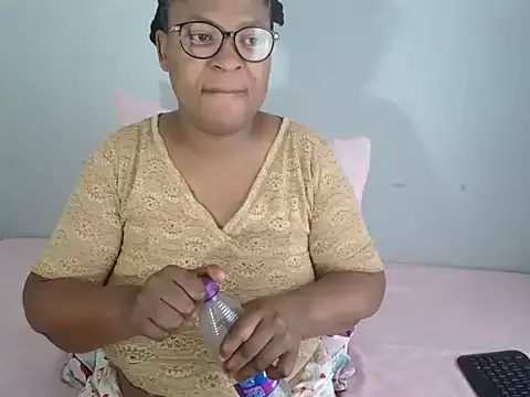 CandyYumsAerolaXX online show from May 21, 9:49 am