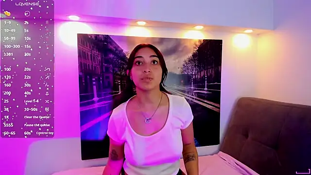 Snapshot of Nina-Mars chatting on May 22, 4:23 pm Nina-Mars online show from May 22, 4:23 pm