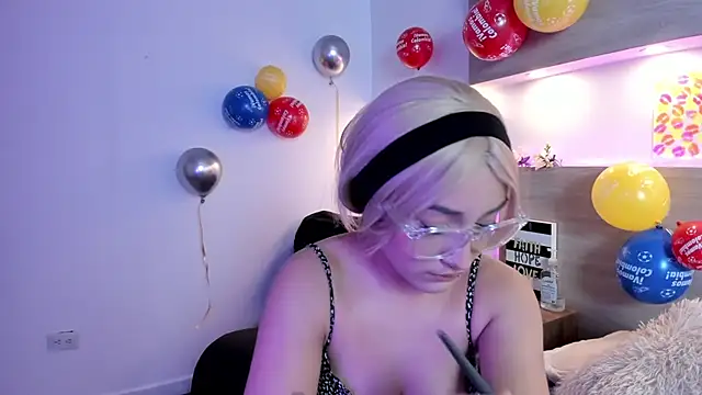 Nina-Mars online show from June 25, 1:48 pm