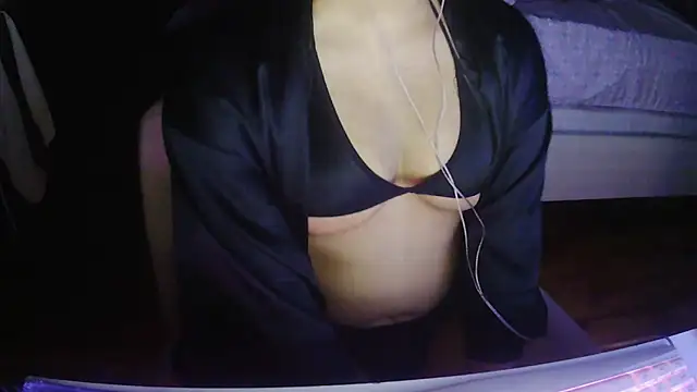 Snapshot of valentinaceleste chatting on May 22, 2:40 am valentinaceleste online show from May 22, 2:40 am