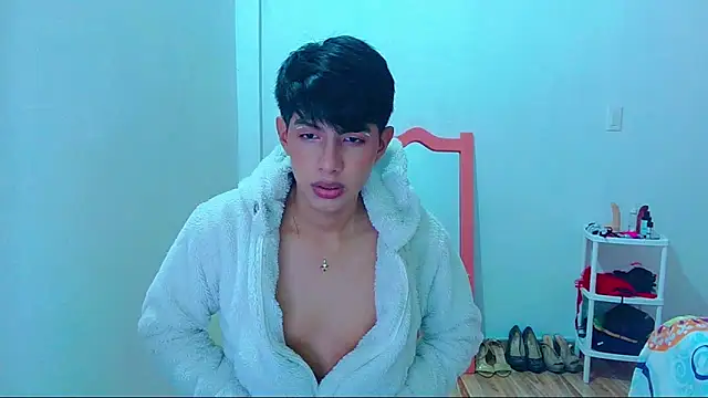 Snapshot of phuwin_bj chatting on May 30, 5:37 am phuwin bj online show from May 30, 5:37 am