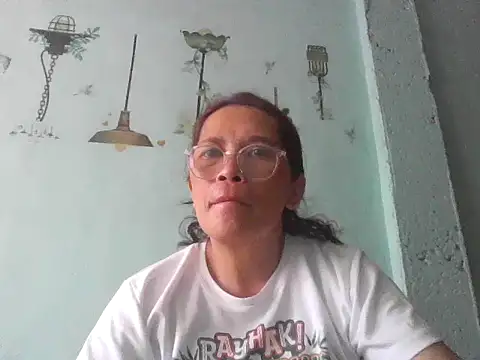 momshe2026 online show from May 30, 8:00 am