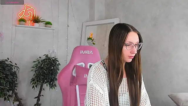 Snapshot of Alexa_Carte chatting on June 22, 1:51 am Alexa Carte online show from June 22, 1:51 am