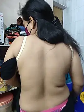 Snapshot of shalini_gupta05 chatting on June 20, 4:32 pm shalini gupta05 online show from June 20, 4:32 pm