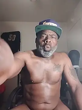 Tremainebigg online show from May 24, 9:03 am