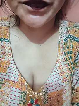Snapshot of pinky_rao_123 chatting on May 25, 9:26 am pinky rao 123 online show from May 25, 9:26 am