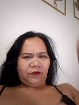 Snapshot of missLiLy07 chatting on May 25, 1:28 pm missLiLy07 online show from May 25, 1:28 pm