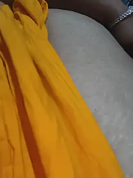 Snapshot of geetha431 chatting on June 23, 5:27 am geetha431 online show from June 23, 5:27 am