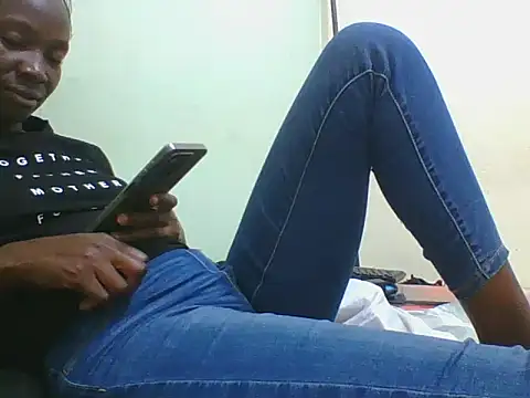 Snapshot of Ebonydonnah chatting on May 29, 10:19 pm Ebonydonnah online show from May 29, 10:19 pm