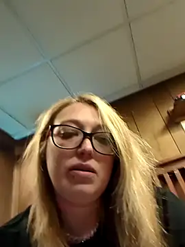 Snapshot of alecstacy chatting on May 29, 10:08 pm alecstacy online show from May 29, 10:08 pm