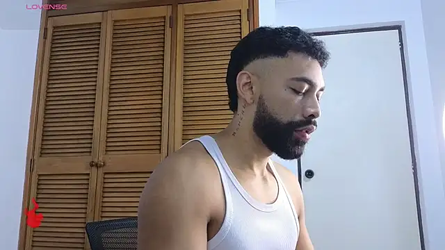 Blade millerr online show from May 31, 12:34 pm