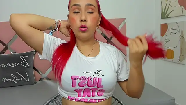 queenjuliee online show from May 22, 6:57 pm