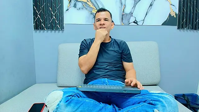 Snapshot of matthew_white2 chatting on May 25, 7:20 pm matthew white2 online show from May 25, 7:20 pm