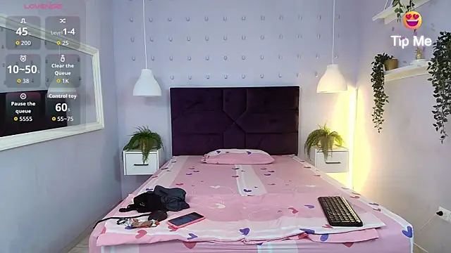 Snapshot of Sofiawonderr chatting on June 3, 7:30 pm Sofiawonderr online show from June 3, 7:30 pm
