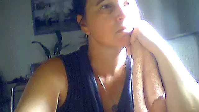 Snapshot of AniaCool77 chatting on August 7, 6:37 am AniaCool77 online show from August 7, 6:37 am