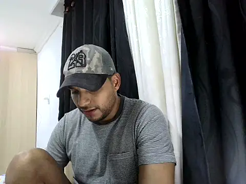 Snapshot of Bruno_vip chatting on May 29, 12:08 am Bruno vip online show from May 29, 12:08 am