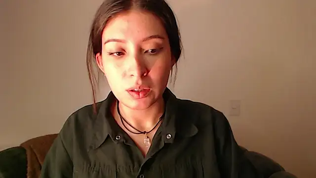 -AmelieH online show from June 16, 10:45 pm