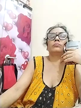 Snapshot of sampachatterjee234 chatting on July 10, 4:31 pm sampachatterjee234 online show from July 10, 4:31 pm