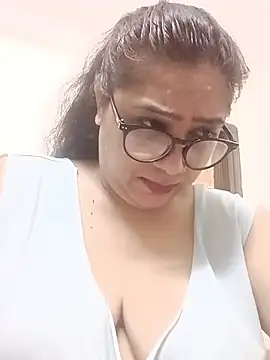 yourchahat27 online show from July 12, 4:47 am