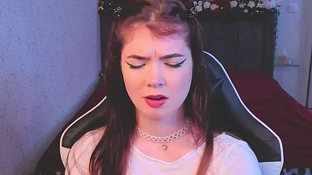 MelissaMay   online show from July 9, 10:25 pm
