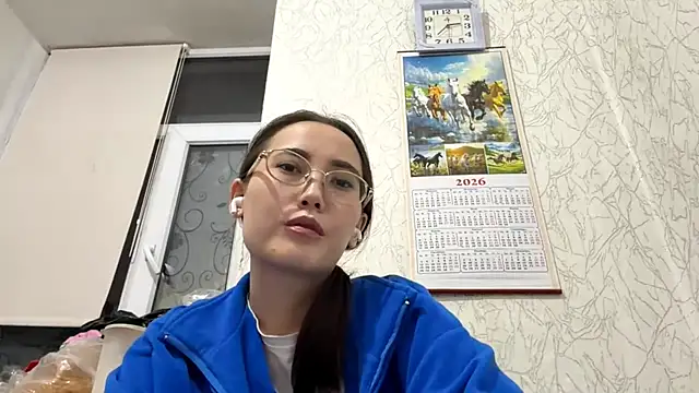 Snapshot of VickieTrudo chatting on June 2, 9:39 pm VickieTrudo online show from June 2, 9:39 pm