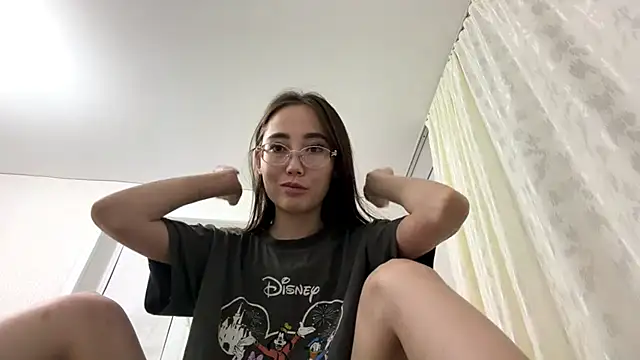 Snapshot of VickieTrudo chatting on July 6, 8:44 pm VickieTrudo online show from July 6, 8:44 pm