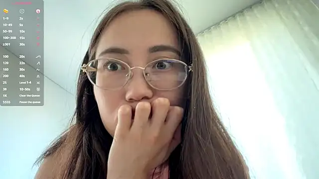 Snapshot of VickieTrudo chatting on July 13, 11:24 am VickieTrudo online show from July 13, 11:24 am