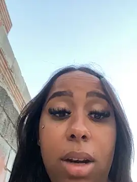 jhenannyy online show from May 28, 9:17 am