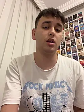 Snapshot of imjustaboyy1 chatting on May 27, 8:39 pm imjustaboyy1 online show from May 27, 8:39 pm
