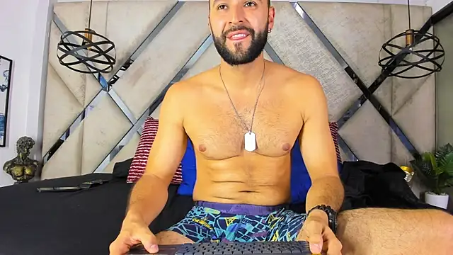 Mike333  online show from June 9, 9:37 pm