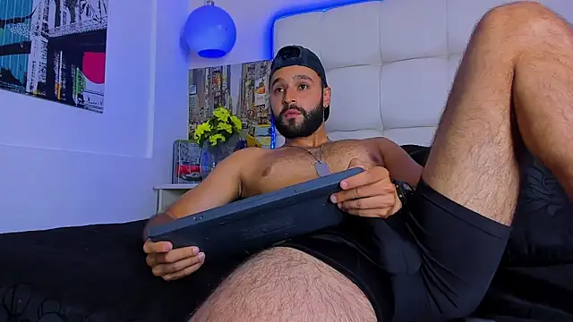 Mike333  online show from June 16, 9:39 pm