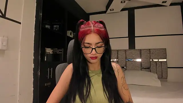 Snapshot of Nezukoo_1 chatting on May 26, 8:49 pm Nezukoo 1 online show from May 26, 8:49 pm