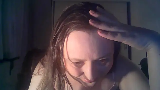 Snapshot of TaylorLovely chatting on May 27, 8:28 pm TaylorLovely online show from May 27, 8:28 pm