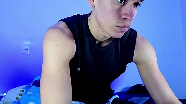 Snapshot of Luke_Muscle chatting on May 25, 1:06 pm Luke Muscle online show from May 25, 1:06 pm