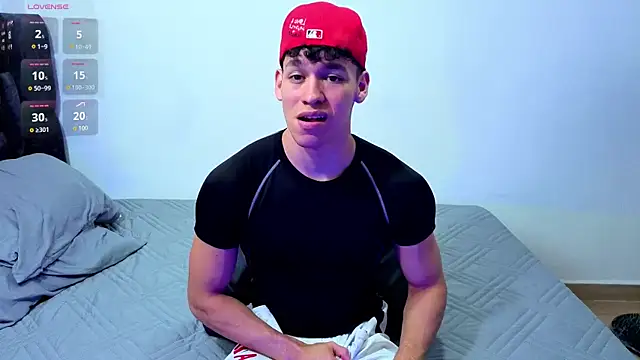 Luke Muscle online show from July 9, 11:53 pm