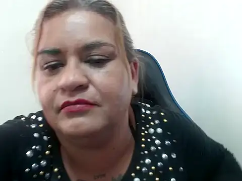 Snapshot of naylah_dayan chatting on May 24, 2:33 pm naylah dayan online show from May 24, 2:33 pm