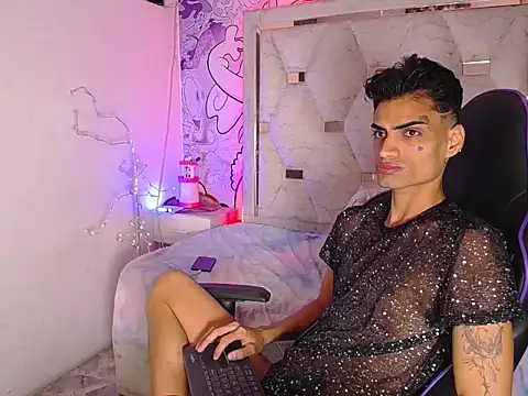 Snapshot of Liam_bedoya chatting on May 25, 4:51 am Liam bedoya online show from May 25, 4:51 am