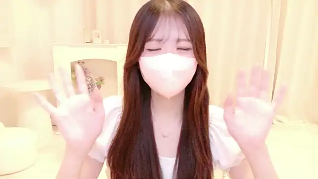 Snapshot of Yuinyaaa chatting on June 22, 7:16 am Yuinyaaa online show from June 22, 7:16 am