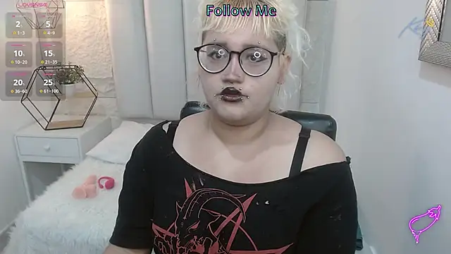 Snapshot of Echypyon_ chatting on May 28, 3:15 am Echypyon online show from May 28, 3:15 am