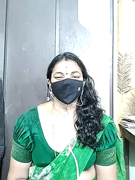 Snapshot of Leela_555 chatting on June 15, 4:04 am Leela 555 online show from June 15, 4:04 am